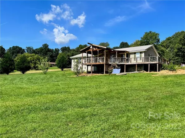 27 Twin Acres DR, Candler, NC 28715