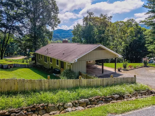 Sylva, NC 28779,66 Mitchell RD