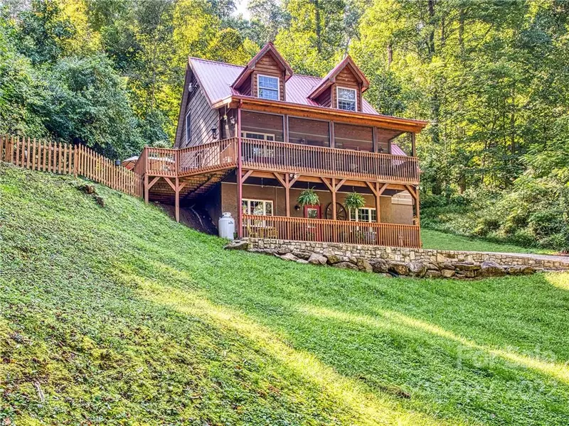 61 Calm Creek RD, Waynesville, NC 28785