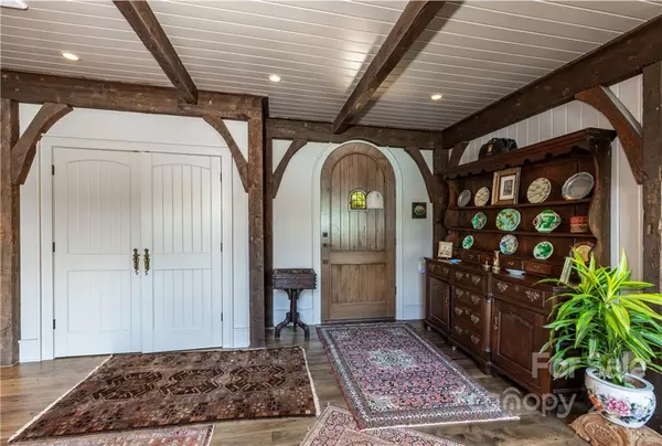 Lake Toxaway, NC 28747,565 Blue Ridge RD