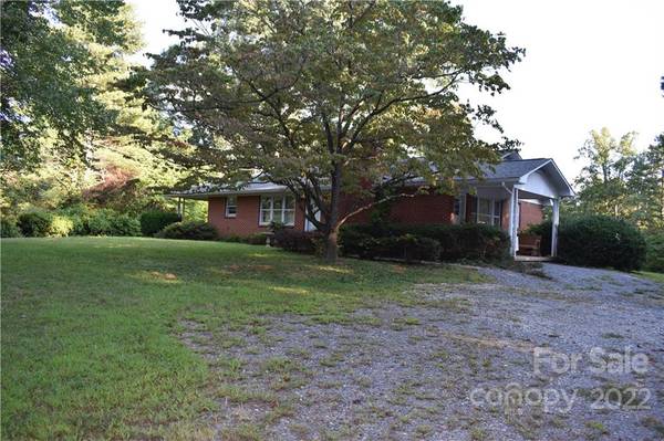 27 Fox RD, Old Fort, NC 28762