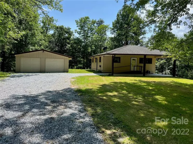 2773 Kim Miller RD, Lake Toxaway, NC 28747