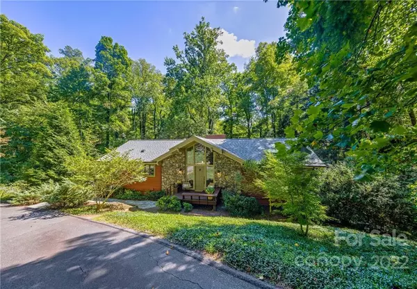 223 Robinhood RD, Asheville, NC 28804