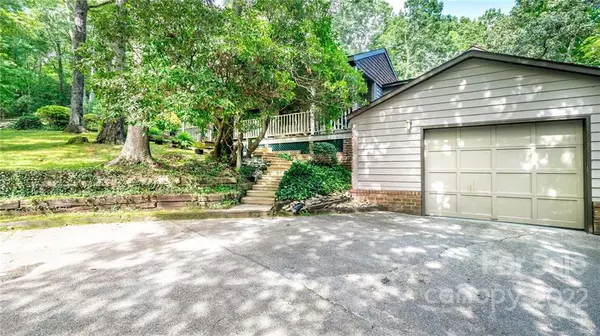 Mills River, NC 28759,116 Deer Run RD