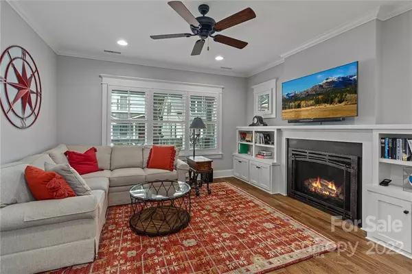 Davidson, NC 28036,723 Emma Claire LN