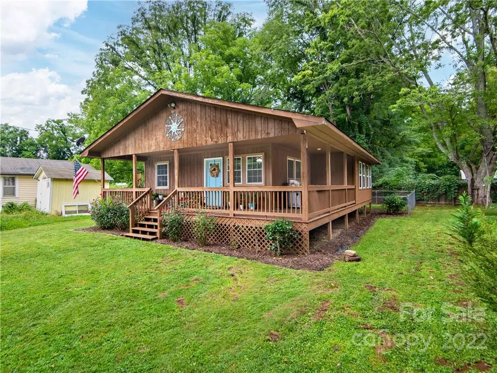 Waynesville, NC 28786,528 Westwood CIR