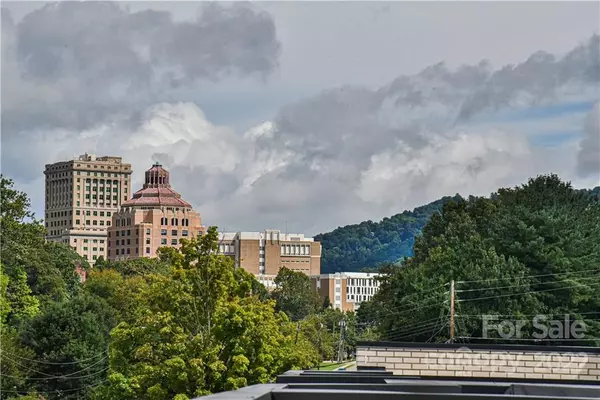 Asheville, NC 28801,6 Bauhaus CT
