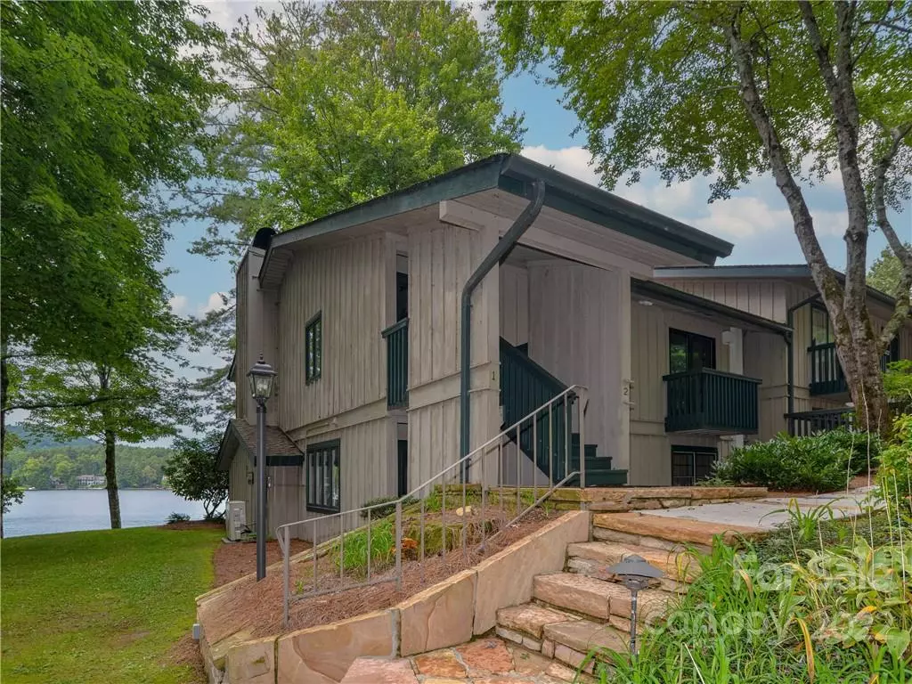 Lake Toxaway, NC 28747,84 Toxaway Point RD