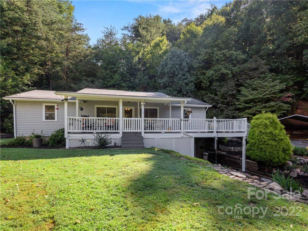 1074 Pine Ridge RD, Asheville, NC 28804