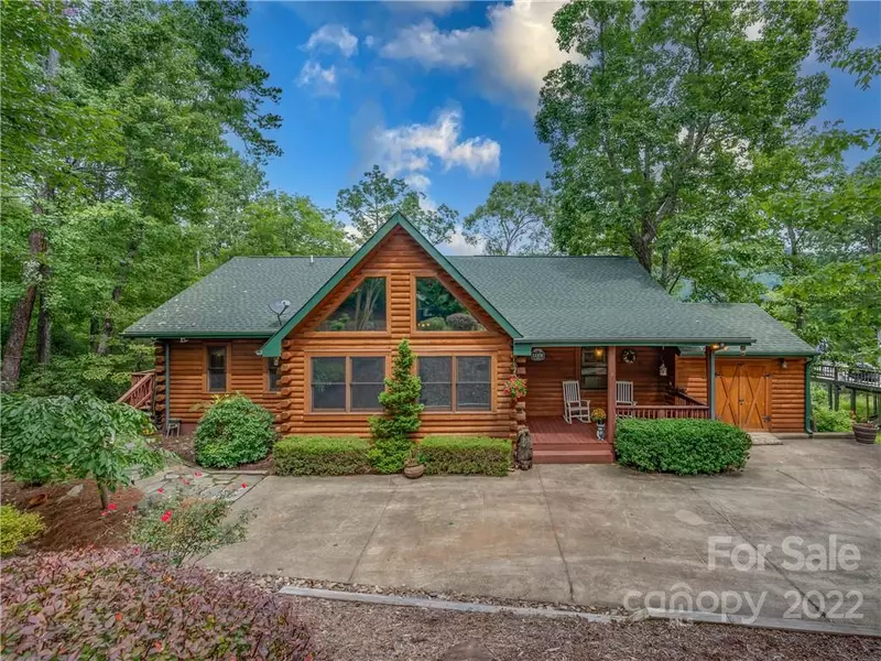 204 Treetops LN, Lake Lure, NC 28746