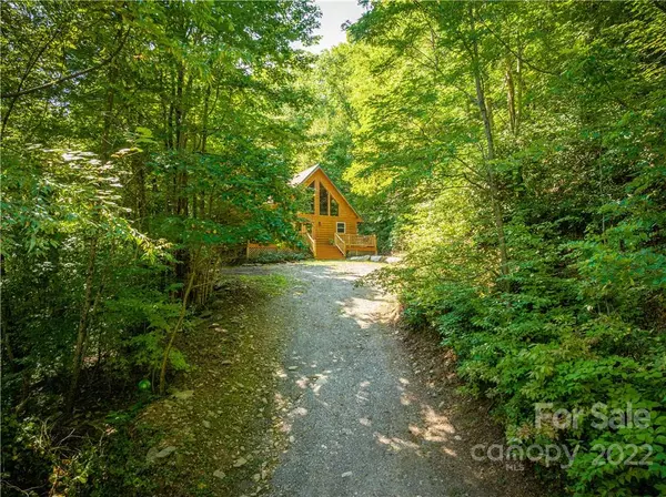 Maggie Valley, NC 28751,28 Harmony PL
