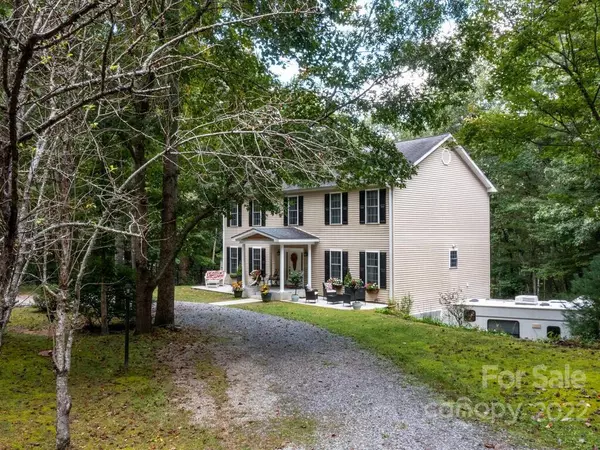 Hendersonville, NC 28739,24 Kanuga Falls LN