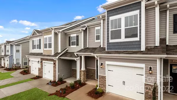 Hendersonville, NC 28792,146 Creekview RD