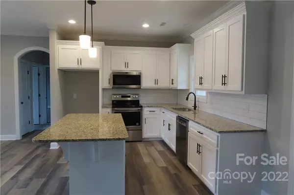 Hickory, NC 28602,4949 southview DR