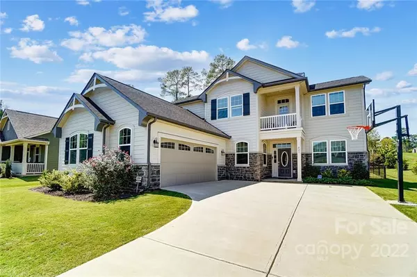 421 Sandbar PT, Lake Wylie, SC 29710
