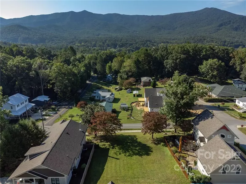 200 Central AVE #15, Black Mountain, NC 28711