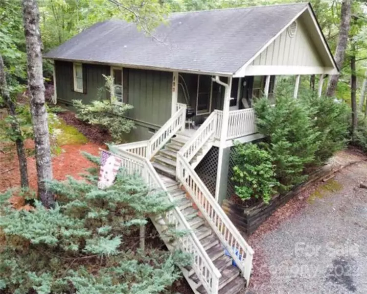 104 Pine Tree CT, Lake Lure, NC 28746