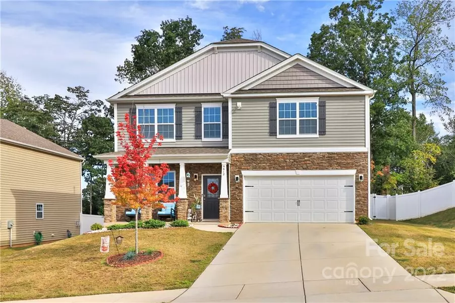 9812 Oak Barrel LN, Charlotte, NC 28215