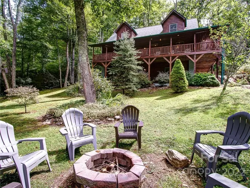 92 Cabin Cove LN, Banner Elk, NC 28604