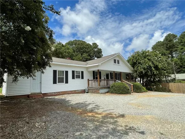 Stanley, NC 28164,106 W Dallas RD