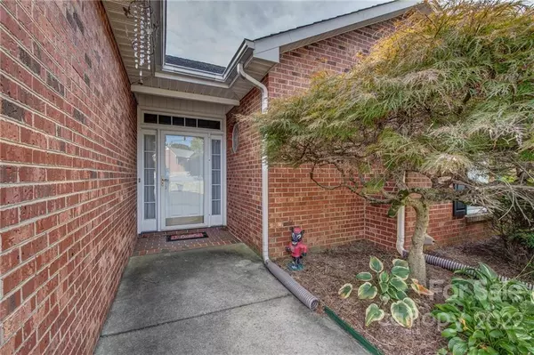 Gastonia, NC 28054,1927 Connemara CT