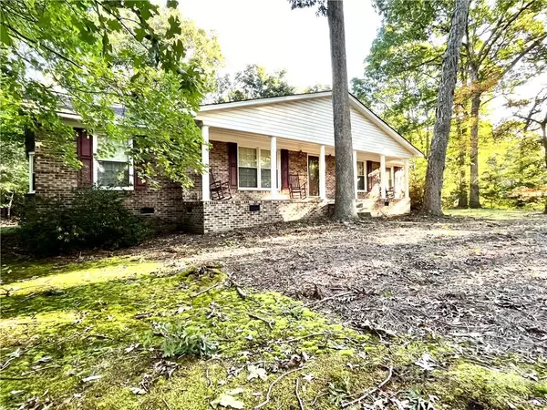 Wingate, NC 28174,106 Oak Leaf LN