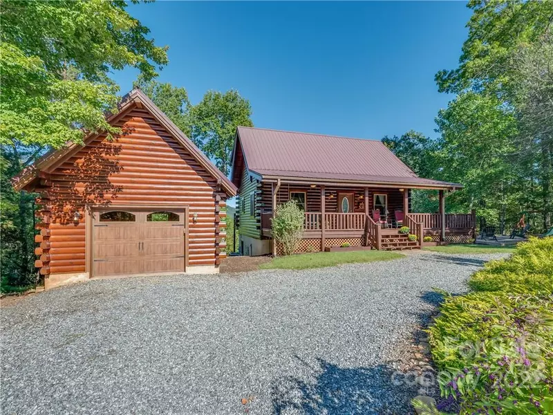 385 Swans WAY E, Lake Lure, NC 28746