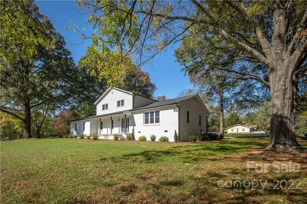 Valdese, NC 28690,2999 Woodwind DR