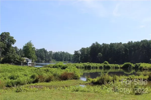 Hendersonville, NC 28739,90 Oscelake WAY