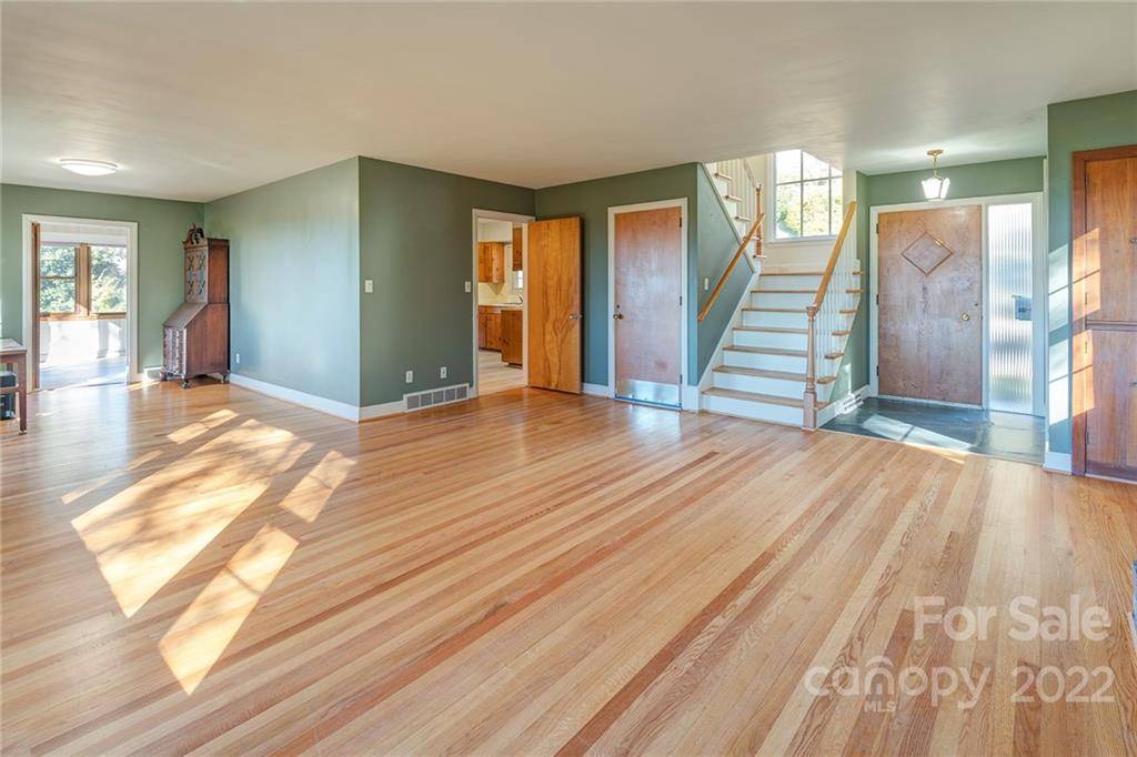Asheville, NC 28804,134 Lookout DR