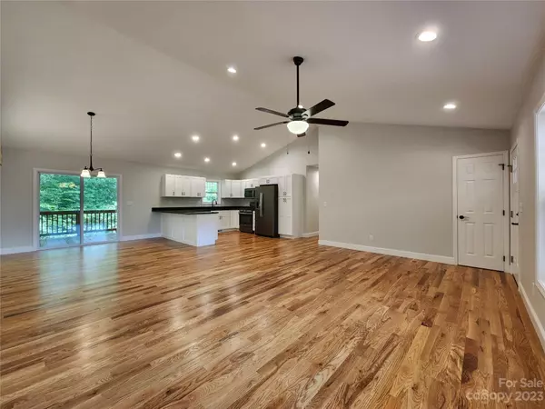 Mars Hill, NC 28754,330 Leatherneck RDG #2