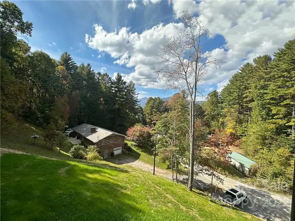 Waynesville, NC 28786,600 Pinewood DR