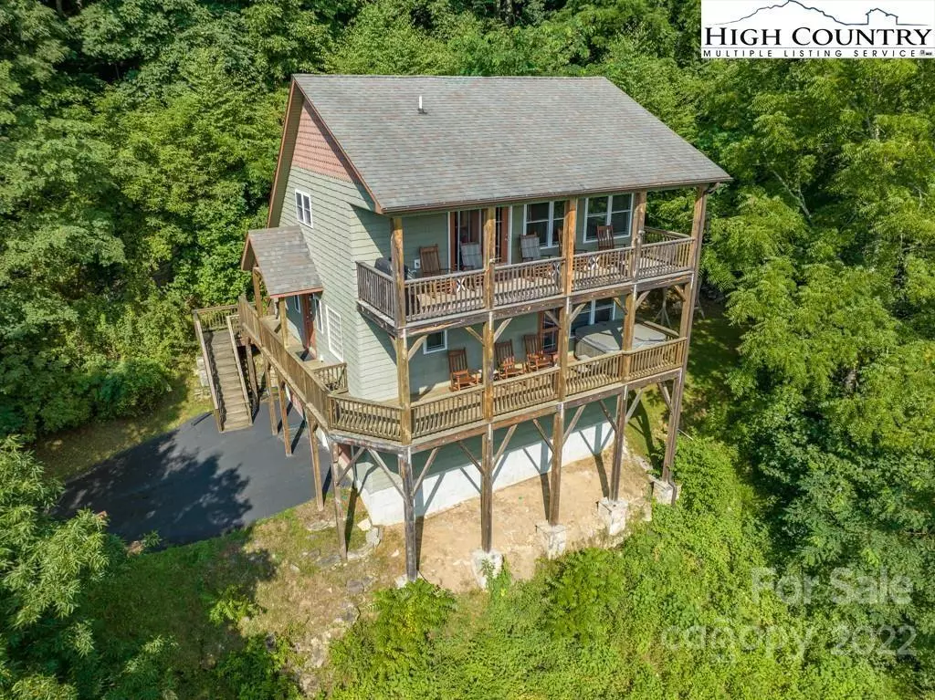 Vilas, NC 28692,141 Bobcat LN