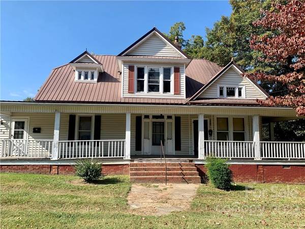 201-203 N Grove ST, Lincolnton, NC 28092