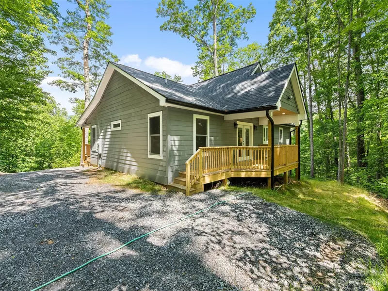 30 Sleeping Bear RDG, Maggie Valley, NC 28751