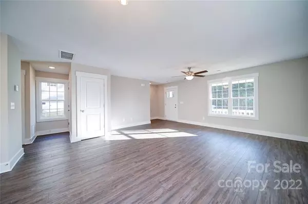 Norwood, NC 28128,502 Lake Head RD