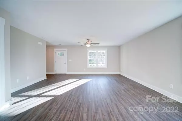 Norwood, NC 28128,502 Lake Head RD