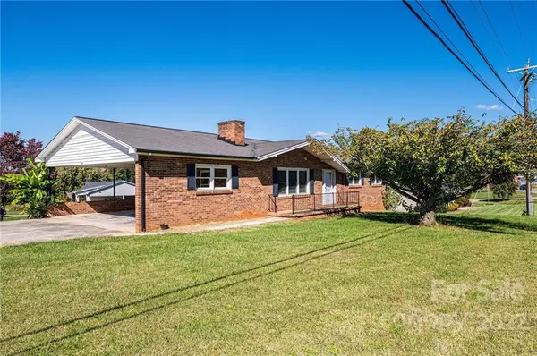Hickory, NC 28601,18 Cedar Forest LOOP