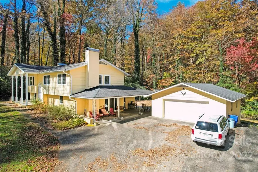 70 Cardinal DR, Brevard, NC 28712