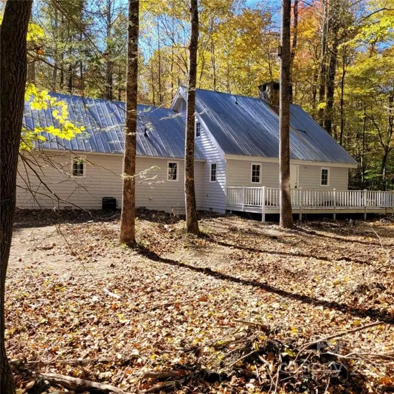 Deep Gap, NC 28618,812 Jakes Mountain RD