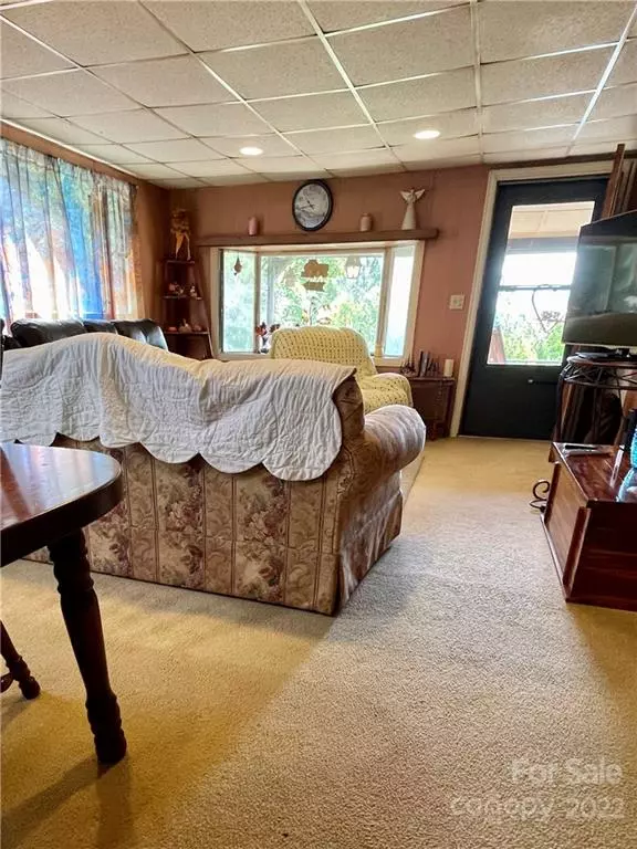 Waynesville, NC 28785,481 Sugar Mountain RD