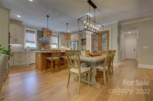 Lake Wylie, SC 29710,654 Sandbar PT #71