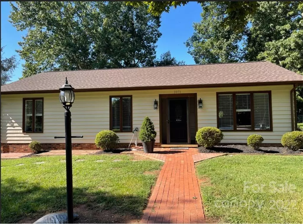 Hickory, NC 28601,2071 19th Street CT NE