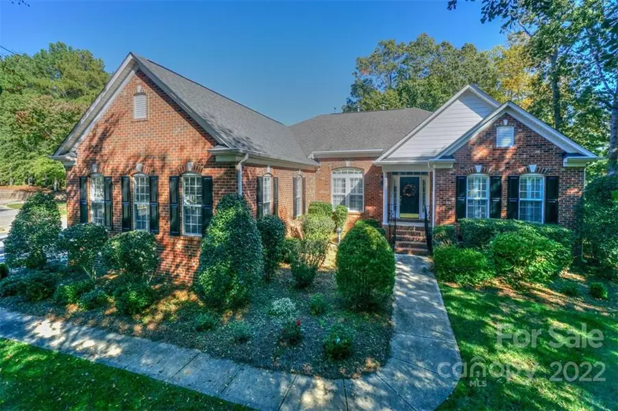 500 Rocky LN, Mount Holly, NC 28120