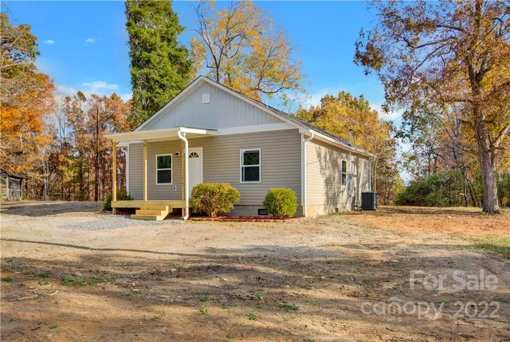 Grover, NC 28073,213 Pinewood DR