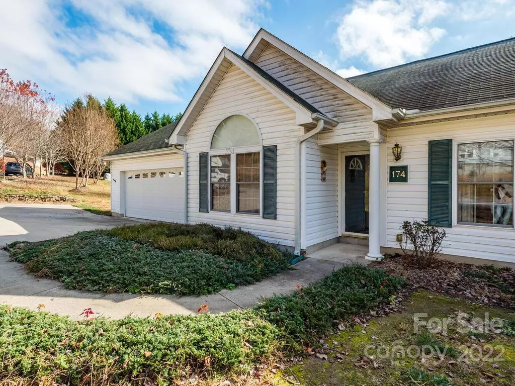 Hendersonville, NC 28792,174 Peaceful Orchard DR