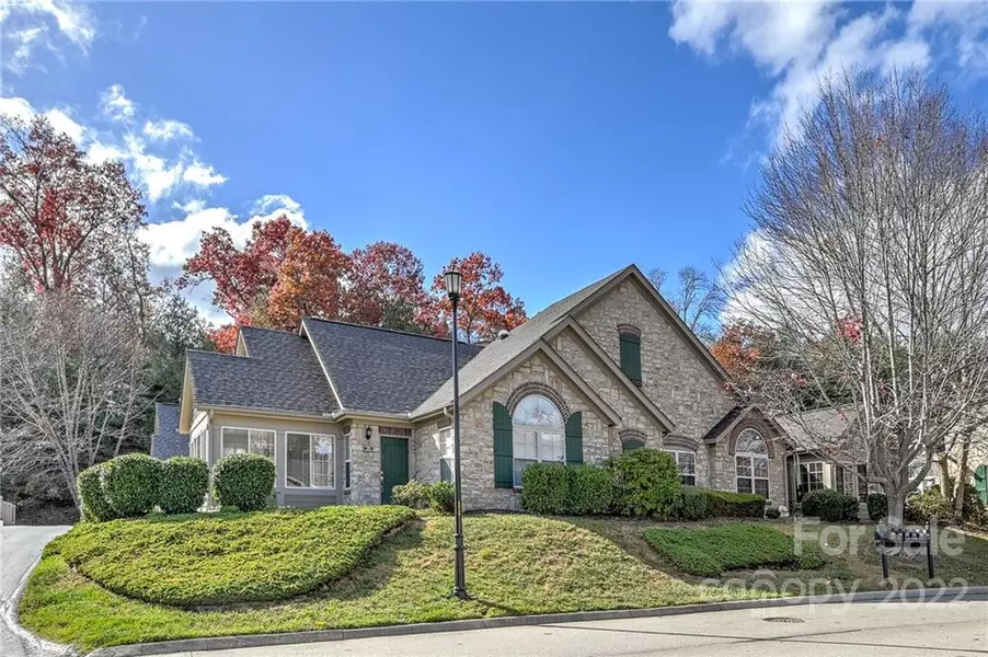 35 Outlook CIR, Swannanoa, NC 28778