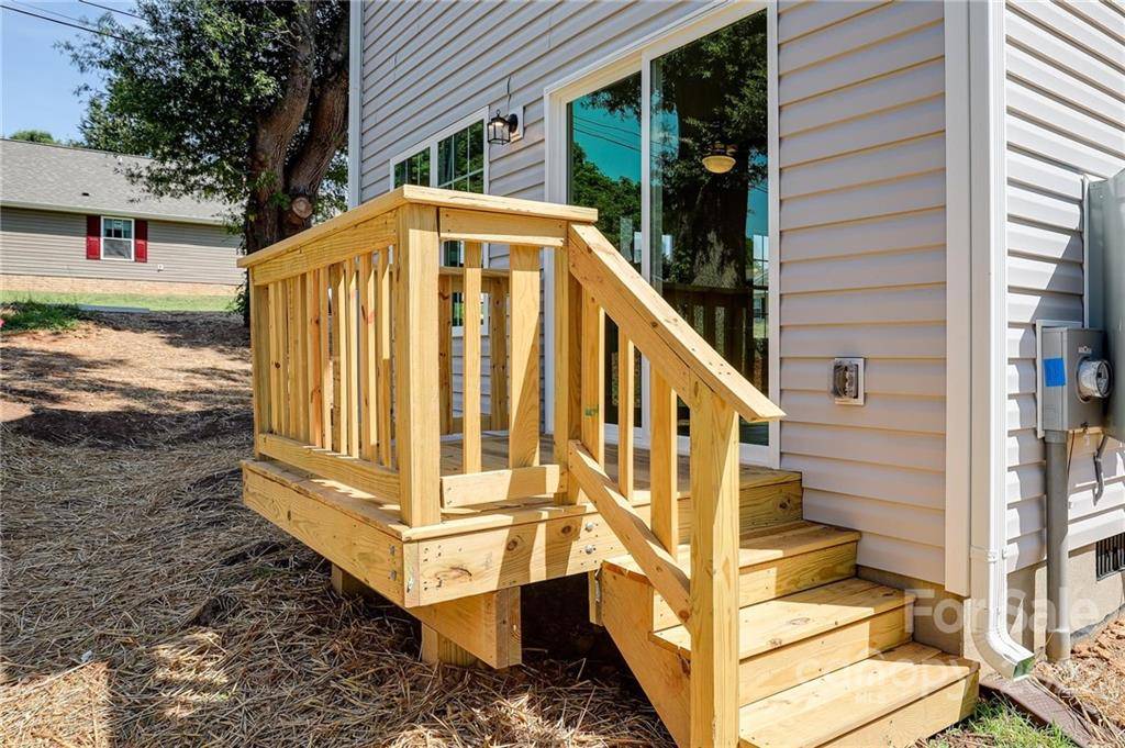 Statesville, NC 28677,1007 Brown Summit AVE