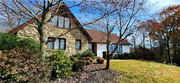 112 Hy Vu DR, Canton, NC 28716