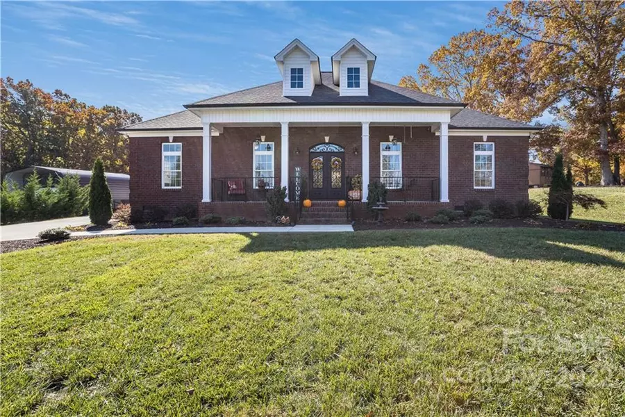 722 Ashebrook Park RD, Dallas, NC 28034